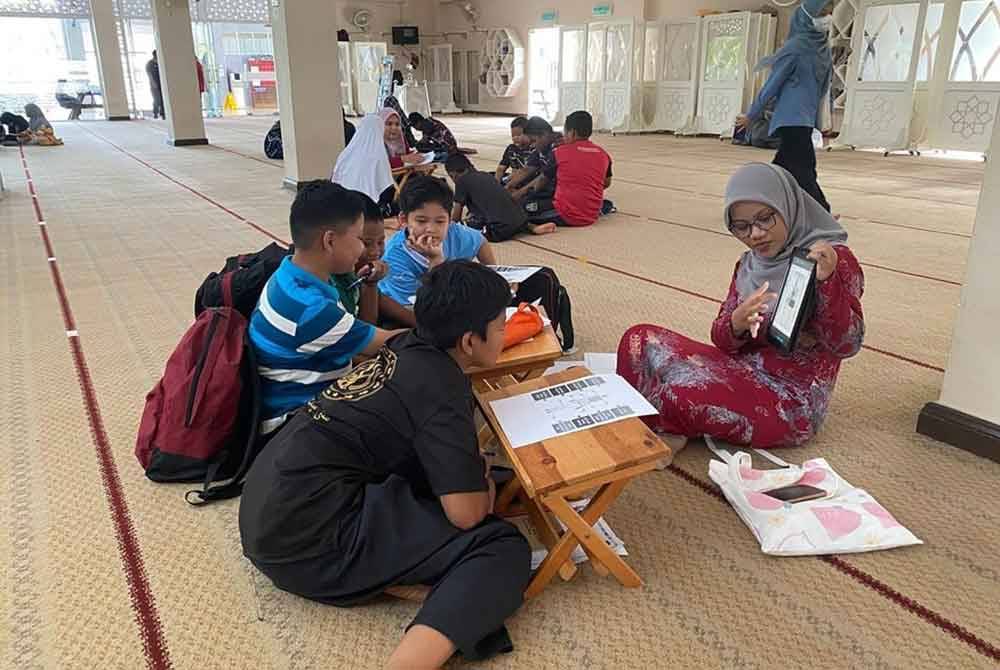 Tuisyen percuma menerusi inisiatif dinamakan 'Asnaf to Asnaf’ adalah usaha membantu pelajar asnaf. Foto UMT