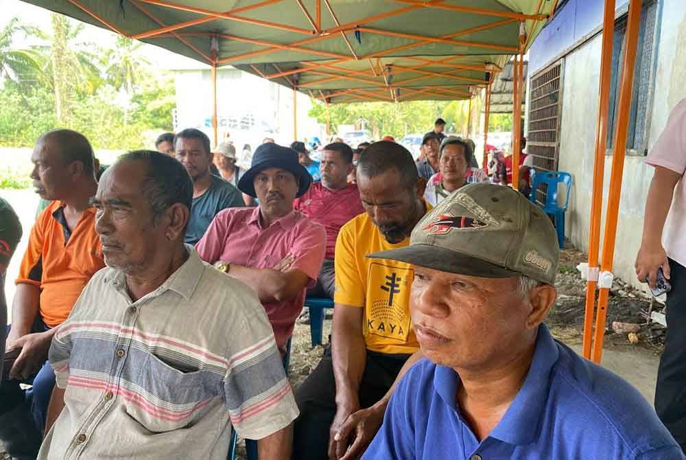 Sebahagian daripada peserta Ladang Kontrak Projek Kampung Banggol, di Kota Bharu.