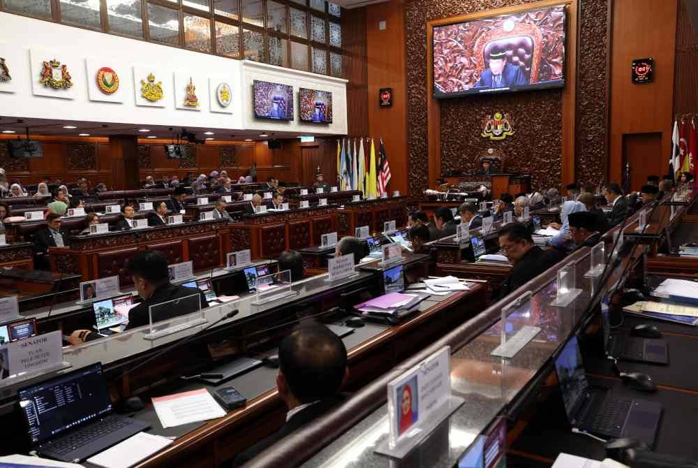 Mutang mempengerusikan Sidang Dewan Negara di Bangunan Parlimen pada Isnin. Foto Bernama