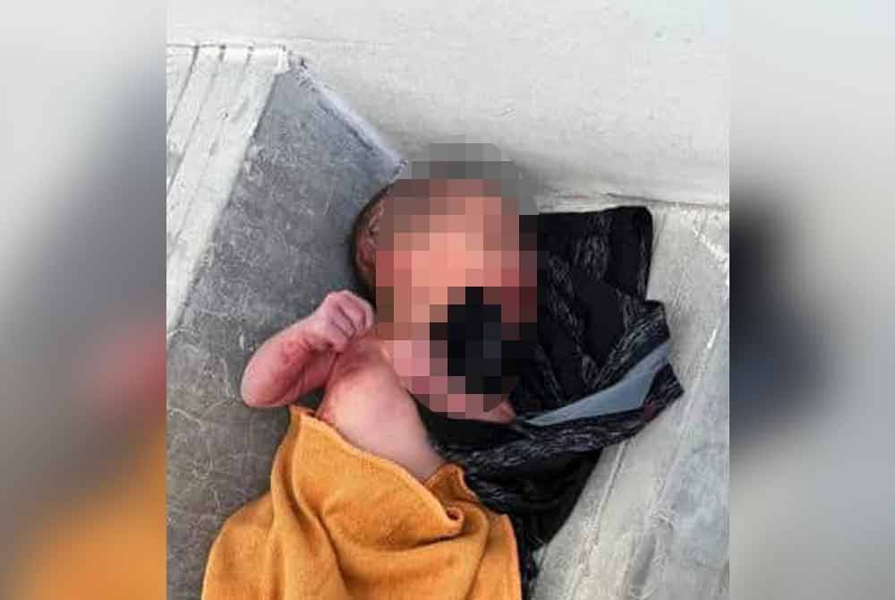 Seorang bayi perempuan dipercayai baru dilahirkan ditemukan atas anak tangga sebuah pangsapuri di Jalan Sagu, Taman Daya, pada 11 Mac lalu.
