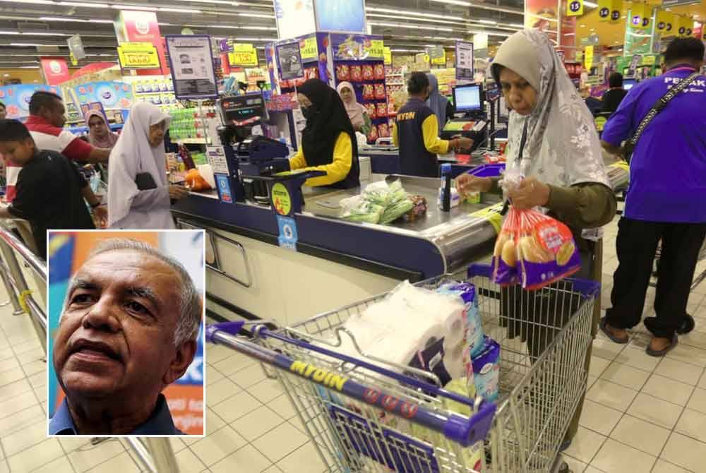 Keputusan menurunkan harga beras putih import (BPI) bertepatan dengan peningkatan trend berbelanja orang ramai apabila masuk minggu kedua berpuasa termasuk bagi tujuan sumbangan kepada golongan memerlukan. Gambar hiasan (Gambar kecil: Ameer)