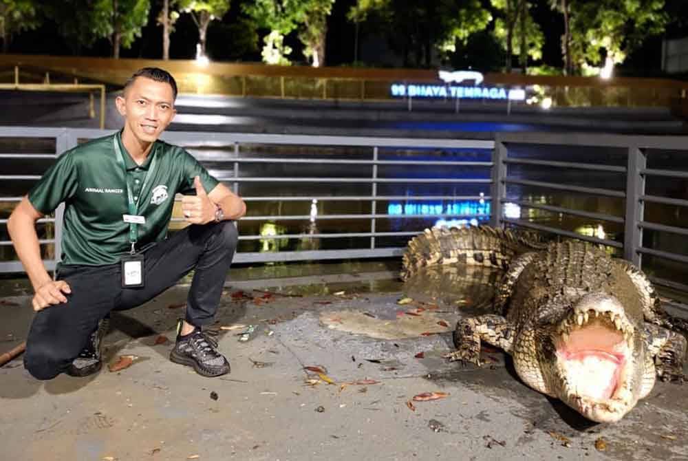 Mohd Rizal bergambar bersama Lipis.