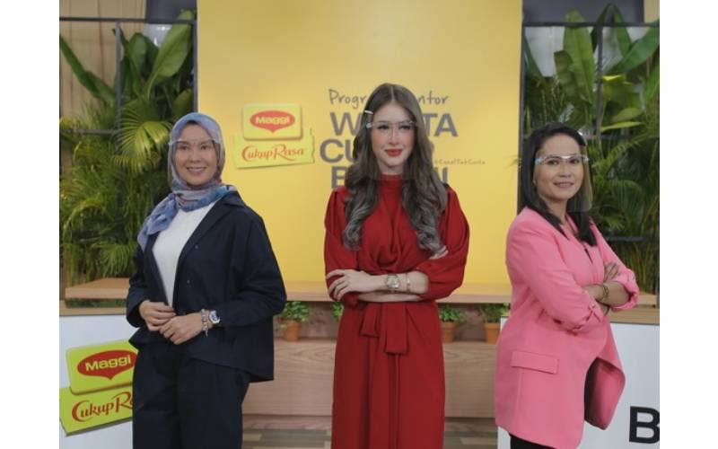 Eina (tengah), Sheila (kiri) dan Anne merupakan mentor Resipi Berani MAGGI® musim ke-3.