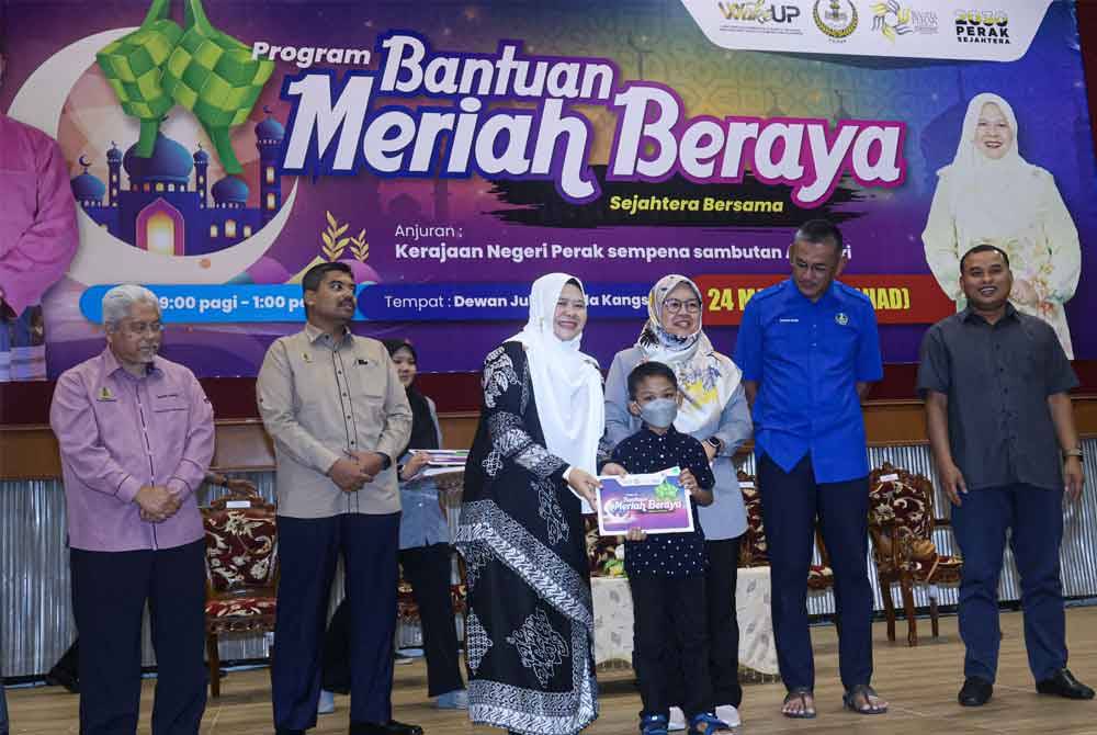 Program Meriah Beraya, Sejahtera Bersama (MBSB) Tahun 2024 memberi manfaat kepada 9,000 penerima kalangan anak-anak keluarga B40 berusia antara 6 hingga 17 tahun menerusi pemberian baju raya.