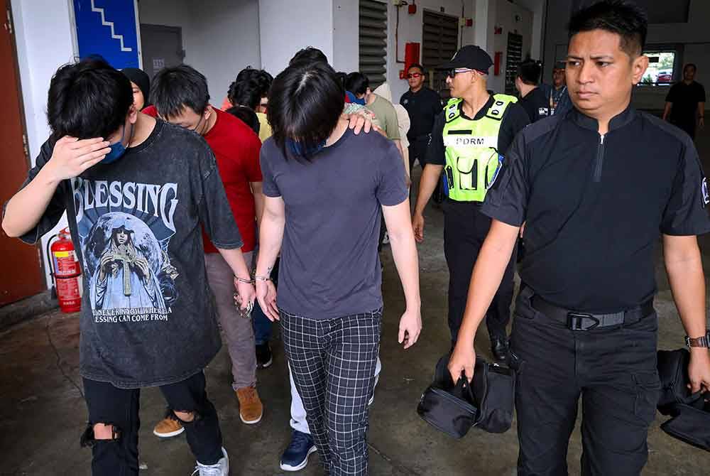 Kesemua tertuduh didakwa mengikut Seksyen 4(1)(C) Akta Rumah Judi Terbuka 1953. Foto Bernama