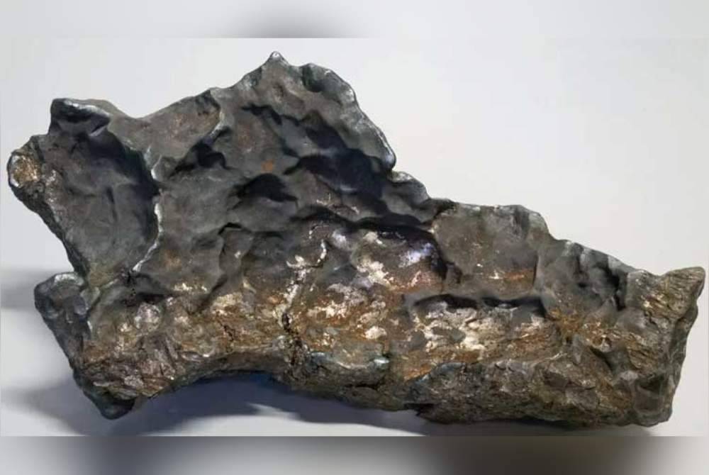 Meteorit yang jatuh di tanah persendirian di Uppland, utara Stockholm pada 7 November 2020. Foto Agensi