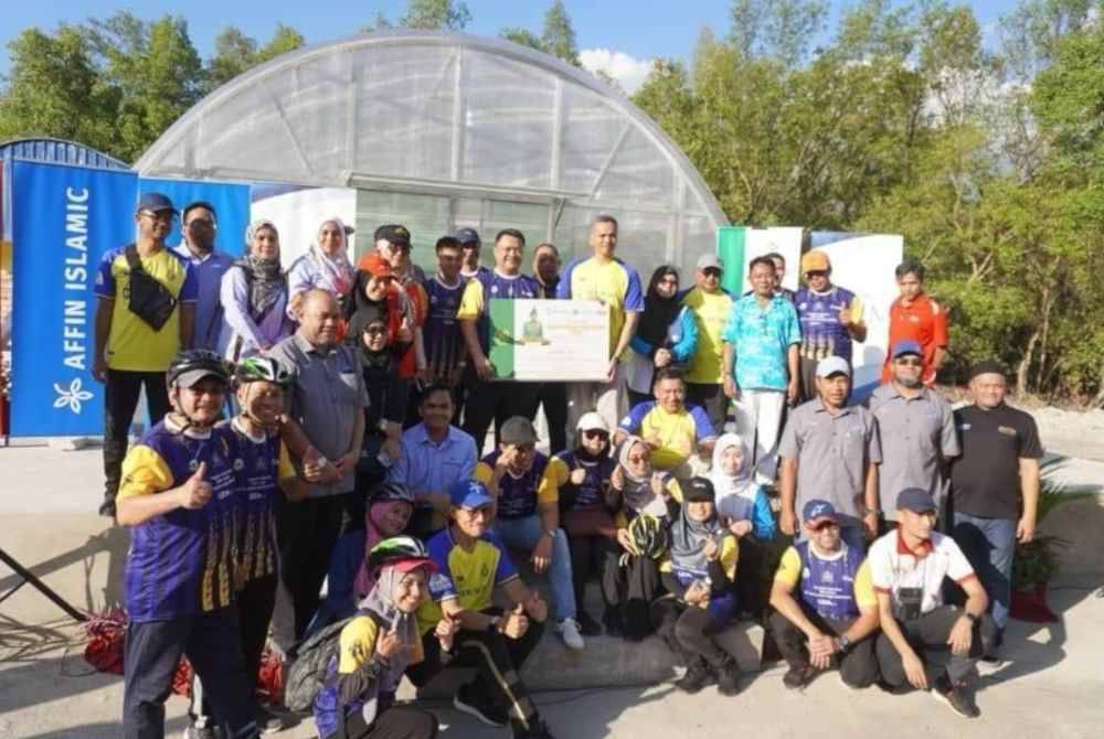 Majlis perasmian Projek Wakaf Kubah Pengering Solar disempurnakan oleh Tuanku Syed Faizuddin Putra Jamalullail di Pulau Ketam, Kuala Perlis.