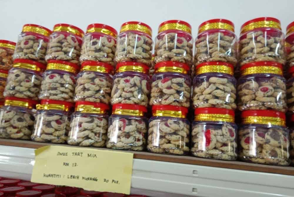 Biskut raya Norazlina serendah RM13 sebalang.
