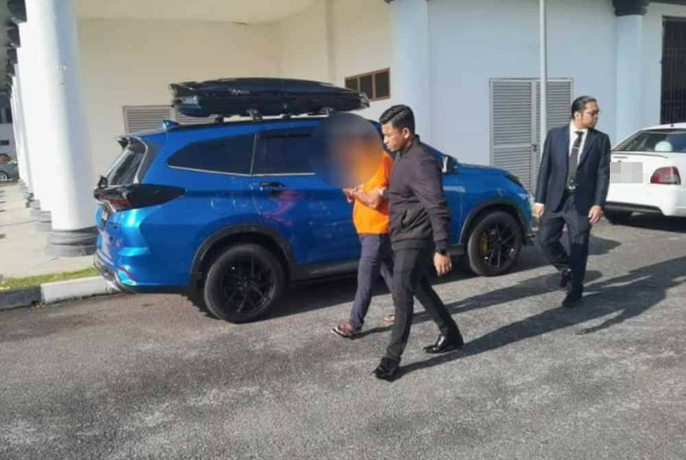 Suspek ditahan kira-kira jam 5 petang pada Selasa di Pejabat SPRM Kedah ketika hadir untuk memberi keterangan.