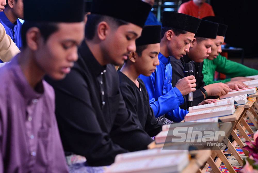Majlis khatam al-Quran pertama kali diadakan di Kompleks Kumpulan Karangkraf anjuran Sekolah Menengah Kebangsaan (SMK) Seksyen 19, Shah Alam pada Rabu. - FOTO: SINAR HARIAN/ASRIL ASWANDI SHUKOR