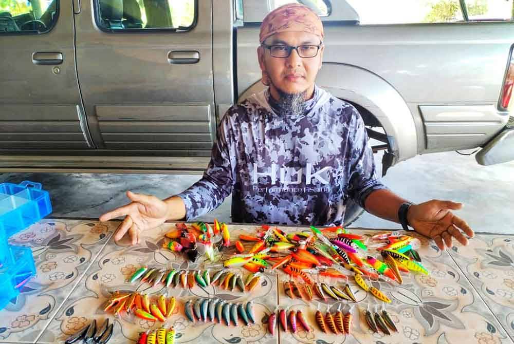 Sebahagian daripada umpan tiruan dihasilkan Ahmad Sharul yang mendapat permintaan tinggi di pasaran.