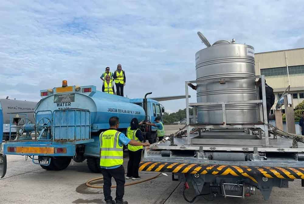 Pasukan Operasi Pembenihan Awan Sabah berlepas dari Labuan.