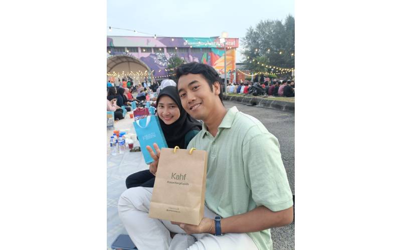 Ahmad Aqib mengakui teruja hadir pada program Iftar Ala Madinah@Karangkraf dan mendapat cenderahati daripada Kahf.