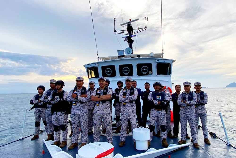 Maritim Malaysia Kelantan tetap memperketatkan kawalan di perairan negara sepanjang Ramadan dan Syawal menerusi sistem penggiliran cuti.