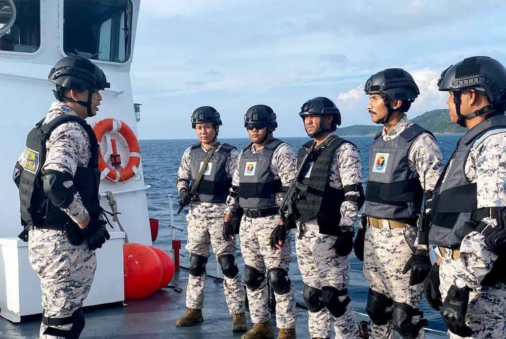 Penguasaan tetap berjalan seperti biasa bagi memastikan anasir-anasir jahat tidak berjaya menembusi perairan negara semasa umat Islam sedang menyambut lebaran