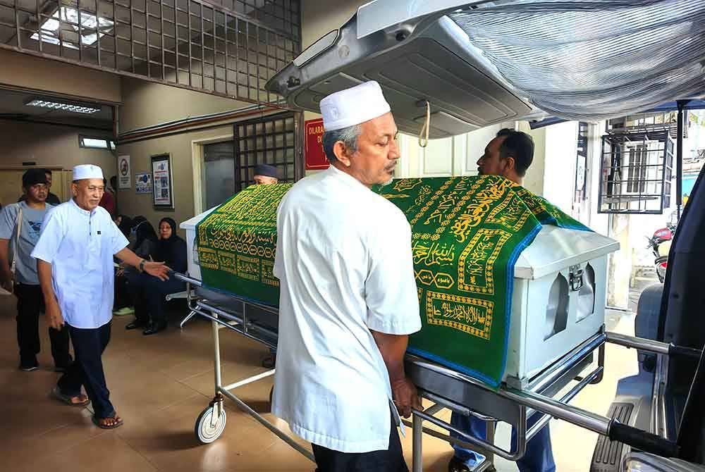 Jenazah Allahyarham dikebumikan di Tanah Perkuburan Islam Maqbarah Salimah Taman Zaitun Indah