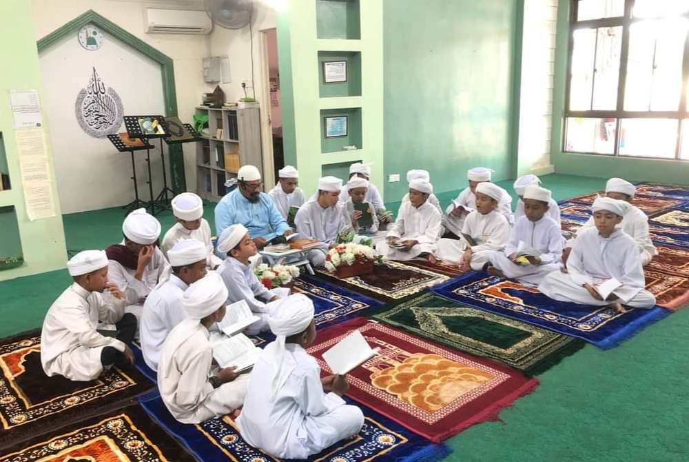 Majlis khatam al-Quran dilakukan setiap hari sepanjang Ramadan di Maahad Tahfiz Intan.