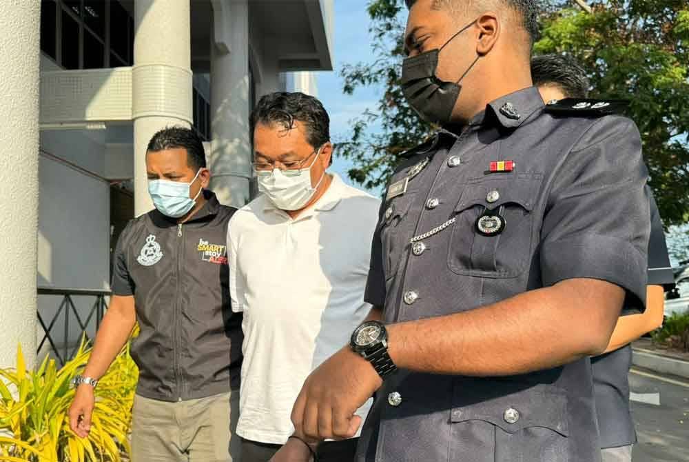 Tertuduh dibawa ke Mahkamah Majistret Butterworth kerana menghadapi tujuh pertuduhan menipu seorang lelaki pada 2018.