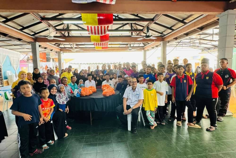 Seramai 129 orang anak-anak yatim di Rumah Kasih Harmoni menerima sumbangan duit raya melalui peruntukan Baitulmal MAIS