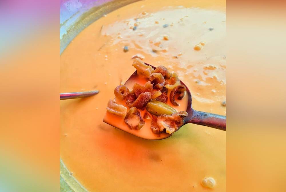 Jangek rasanya lebih kenyal dan berlemak berbanding daging.