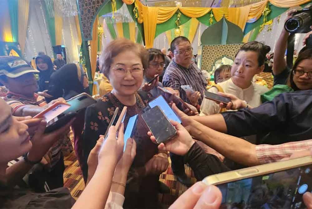 Christina ketika ditemui pemberita pada majlis berbuka puasa dan penyerahan sumbangan bersama warga Kementerian Pelancongan, Kebudayaan dan Alam Sekitar Sabah di Kota Kinabalu.