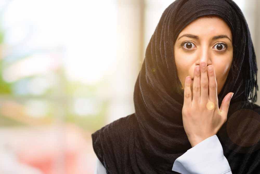 PELIHARALAH mulut, lidah mahupun jari daripada menuturkan atau mengeluarkan komen yang mengaibkan pasangan hidup atau bekas pasangan masing-masing.