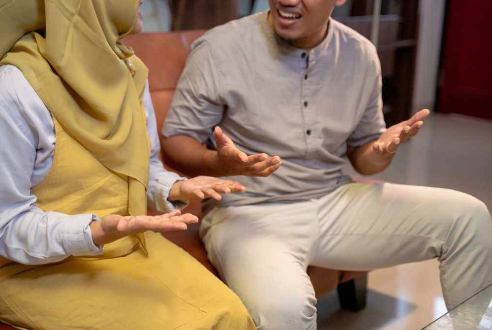 ELAKKAN diri daripada membuka aib pasangan masing-masing walau berbeza pandangan atau sudah bercerai. -Gambar hiasan/ Foto: Canva