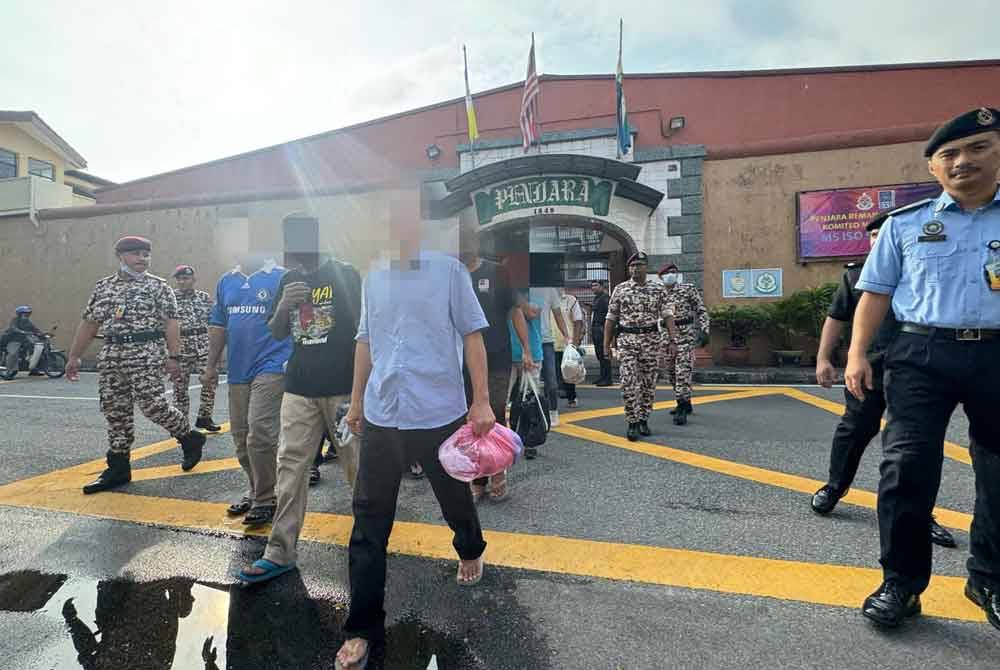 Seramai 45 OBB terpilih untuk dibebaskan lebih awal menerusi PBSL Ihsan Madani Kepulangan Yang Dinanti sempena Aidilfiti.