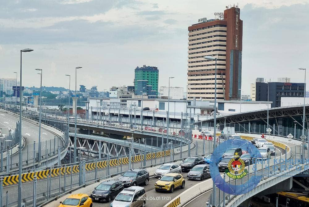 Keadaan trafik di Kompleks Kastam, Imigresen dan Kuarantin (CIQ) BSI dijangka sesak pada musim perayaan ini. Foto JIM negeri Johor