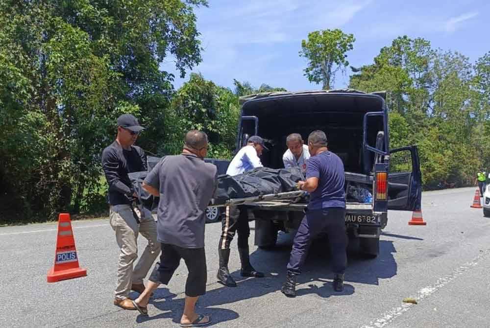 Dalam kejadian jam 11.30 pagi itu mangsa yang berusia 37 tahun meninggal dunia di lokasi akibat kecederaan parah.