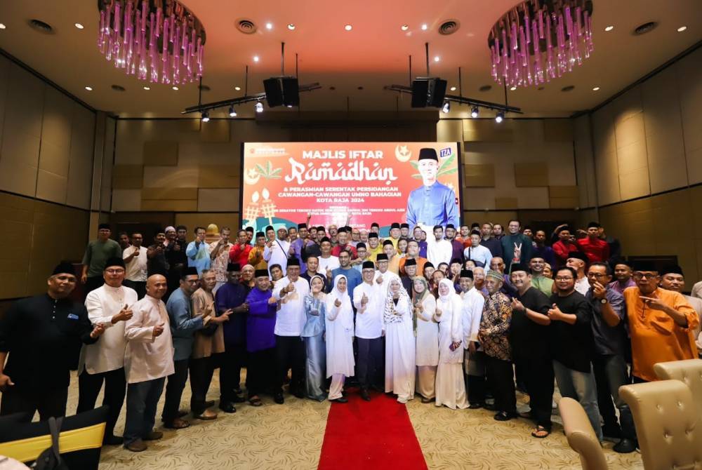 Tengku Zafrul pada Majlis Iftar Ramadan dan perasmian serentak Persidangan Cawangan-Cawangan UMNO Bahagian Kota Raja.