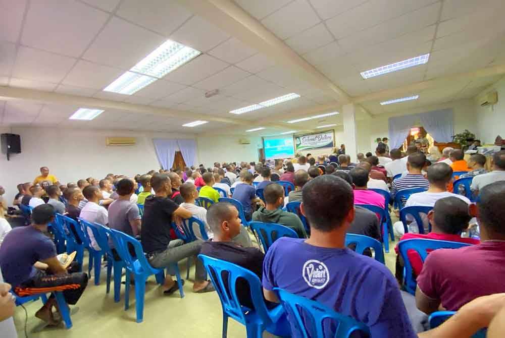 Seramai 142 prospek dari Pusat Pemulihan Akhlak (PPA) Machang, dibebaskan secara berlesen pada Ahad.