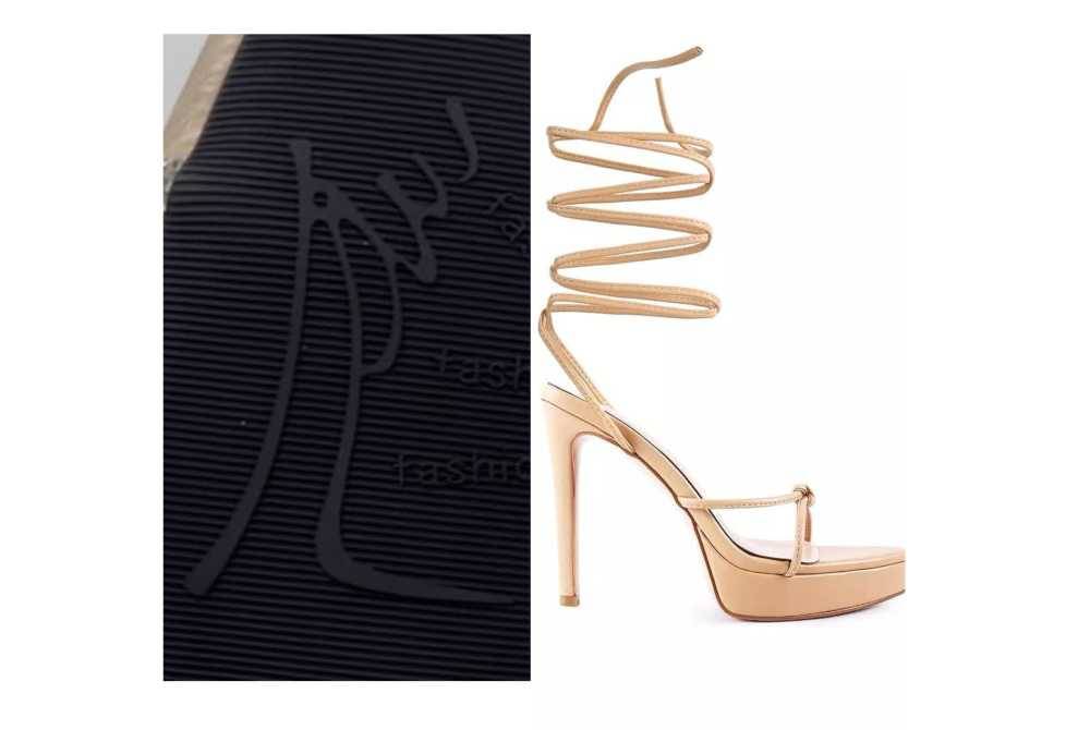 Logo pada kasut yang didakwa seakan kalimah ALLAH.