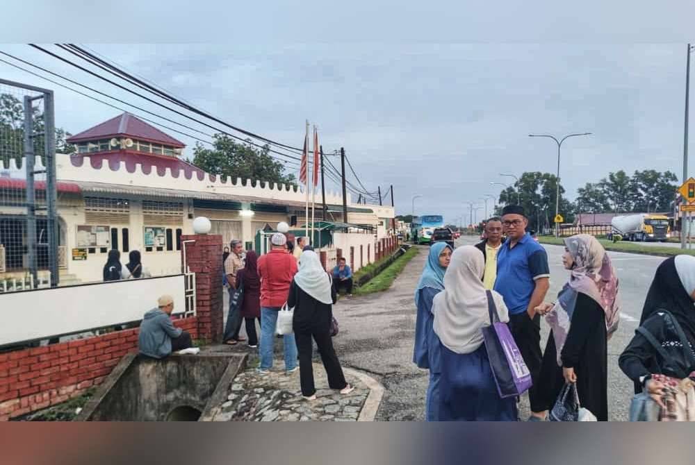 Masjid antara lokasi yang dilawati dalam pakej pelancongan ditawarkan oleh Shaharudin.