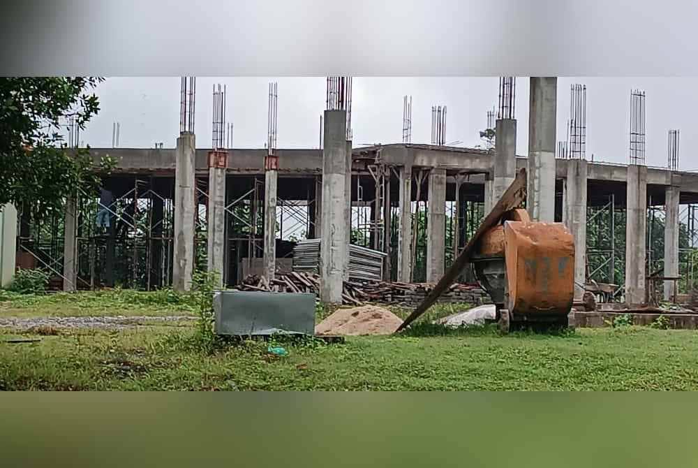 Pembinaan Kompleks Syeikh Niamat Yusof telah dimulakan sejak tiga tahun lalu hasil sumbangan dan wakaf orang ramai.