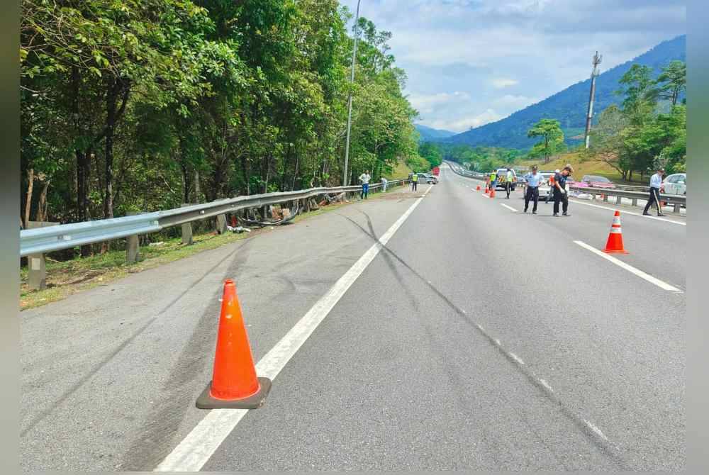 Kejadian sekitar jam 1.30 petang itu berlaku apabila MPV jenis Naza Citra membawa tujuh pekerja kebun sayur warga Bangladesh terbabas dipercayai akibat tayar pecah.
