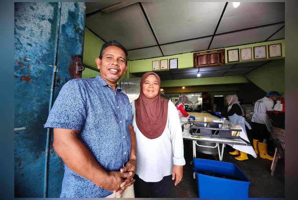 Zuhaymee dan Nor Aza kini boleh tersenyum dengan perniagaan produk berasaskan soya milik mereka.