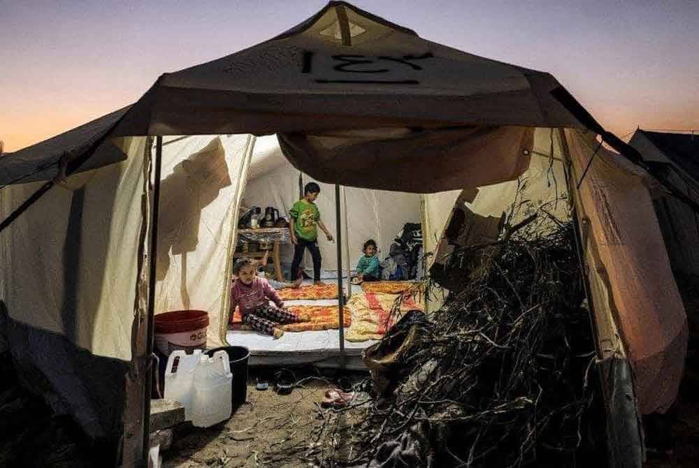 Perang yang meletus menyebabkan Khalid dan ramai lagi rakyat Palestin terpaksa hidup dalam serba kekurangan.