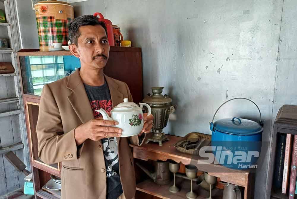 Kebanyakan barang yang dikumpul mempunyai kisah dan cerita tersendiri serta disimpan kemas ibarat menjaga nyawa sendiri.