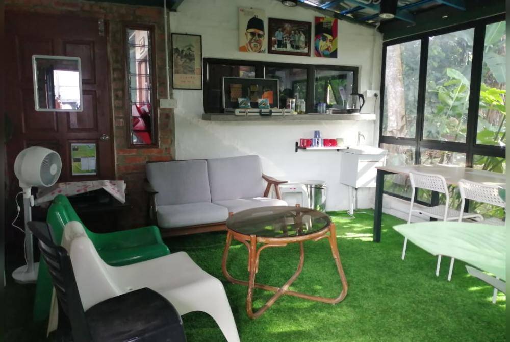 Bilik mesyuarat turut disediakan di Kebun Puisi.