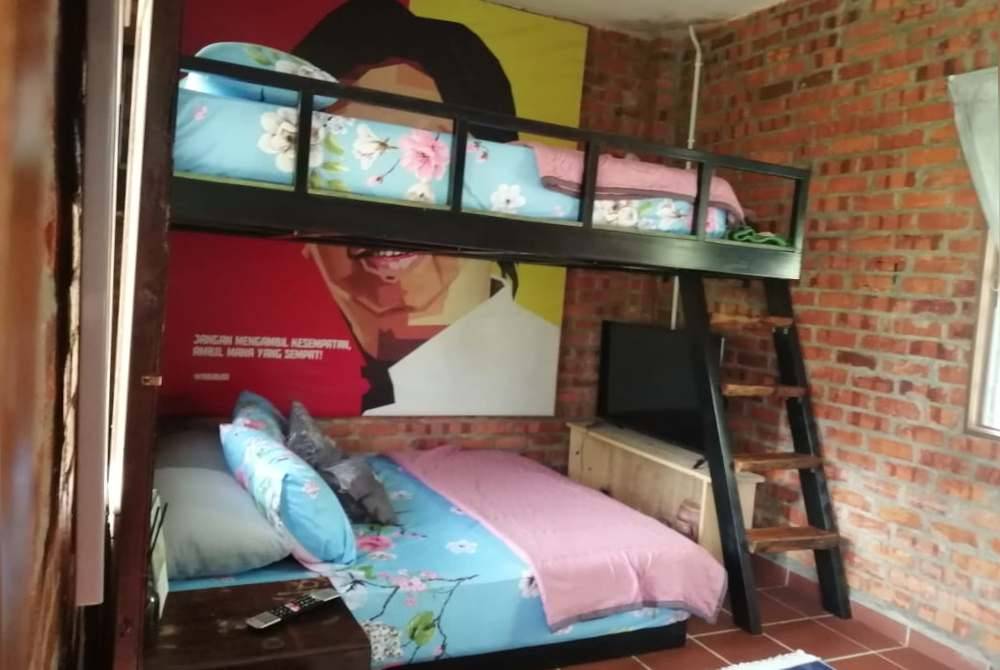 Bilik penginapan yang disediakan di Kebun Puisi.