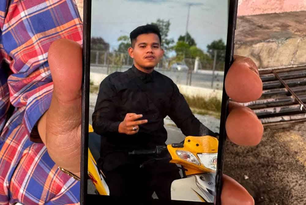 Ahmad Izuddin meninggal dunia dalam kemalangan di Kota Bharu pada Selasa.