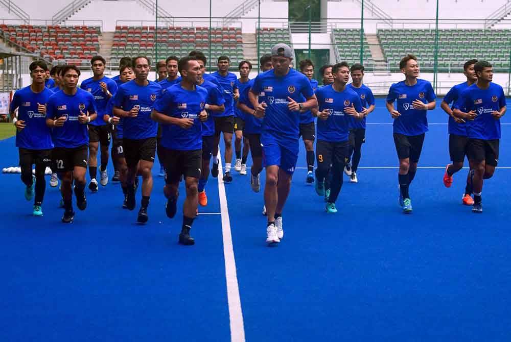 Skuad hoki negara ketika menjalani sesi latihan di Stadium Hoki Nasional hari ini. - Foto: Bernama