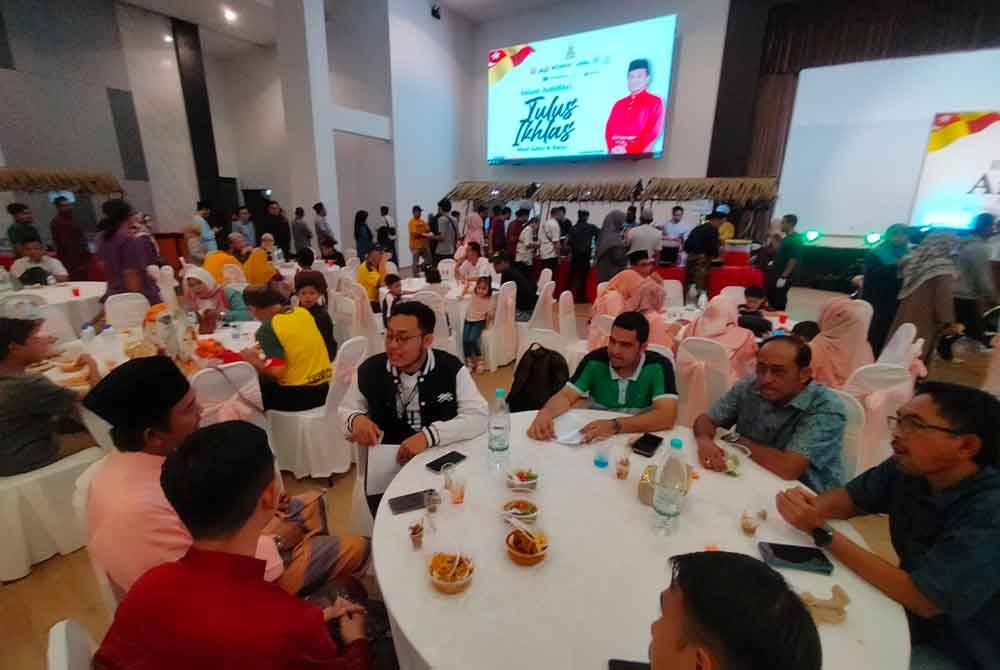 Lebih 5,000 tetamu hadir memeriahkan majlis rumah terbuka. diadakan di Seksyen 7 pada Ahad.