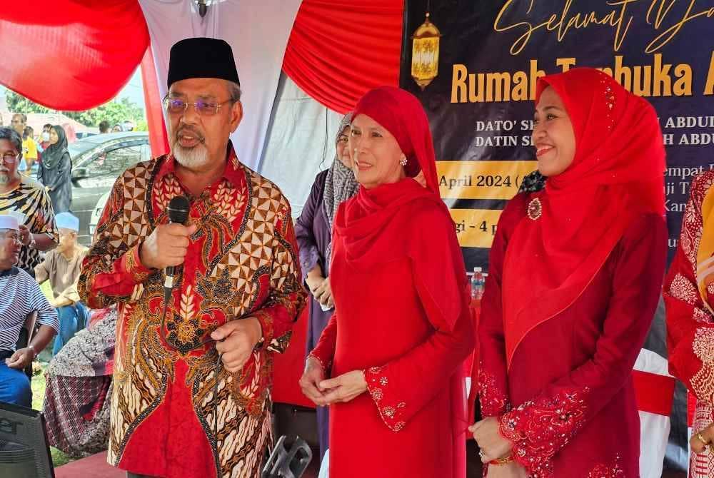 Tajuddin berucap pada Majlis Rumah Terbuka Aidilfitri di kediamannya di Kampung Gajah pada Ahad.