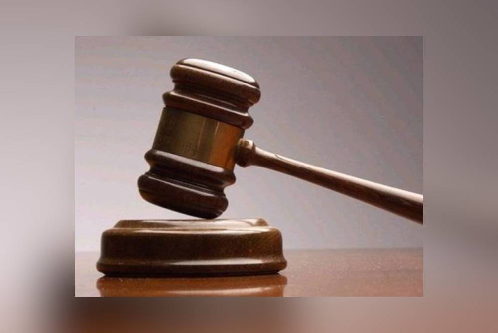 Tan Khai Ho, 43, didakwa menjalankan satu penjualan rumah tanpa lesen daripada Lembaga Penilai dan Pentaksir Malaysia.