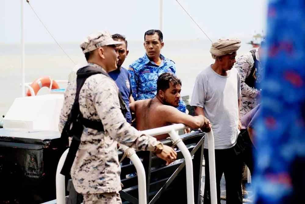 Muhamad Nursyarif tidak putus-putus mengucap syahadah ketika terapung di laut.