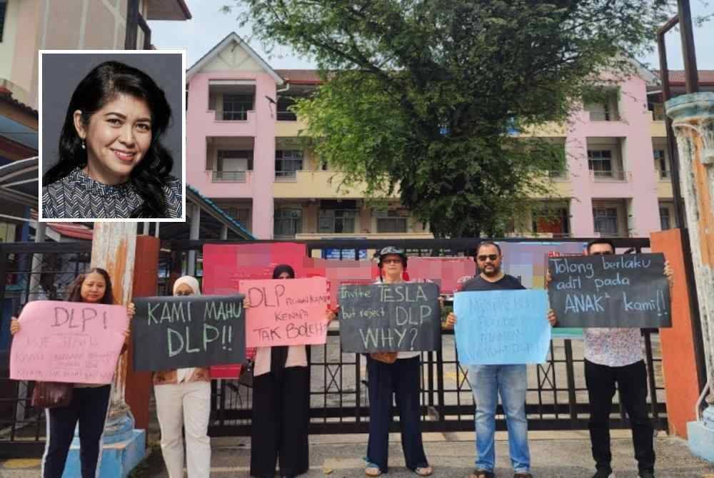 Sekumpulan ibu bapa melakukan bantahan aman di hadapan sebuah sekolah rendah di Damansara, Kuala Lumpur pada Rabu. Gambar kecil: Tunku Munawirah