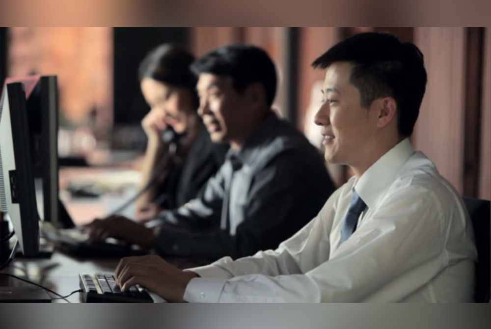 Pekerja senior merupakan satu aset kepada organisasi tidak kiralah organisasi tersebut awam atau swasta. Gambar hiasan