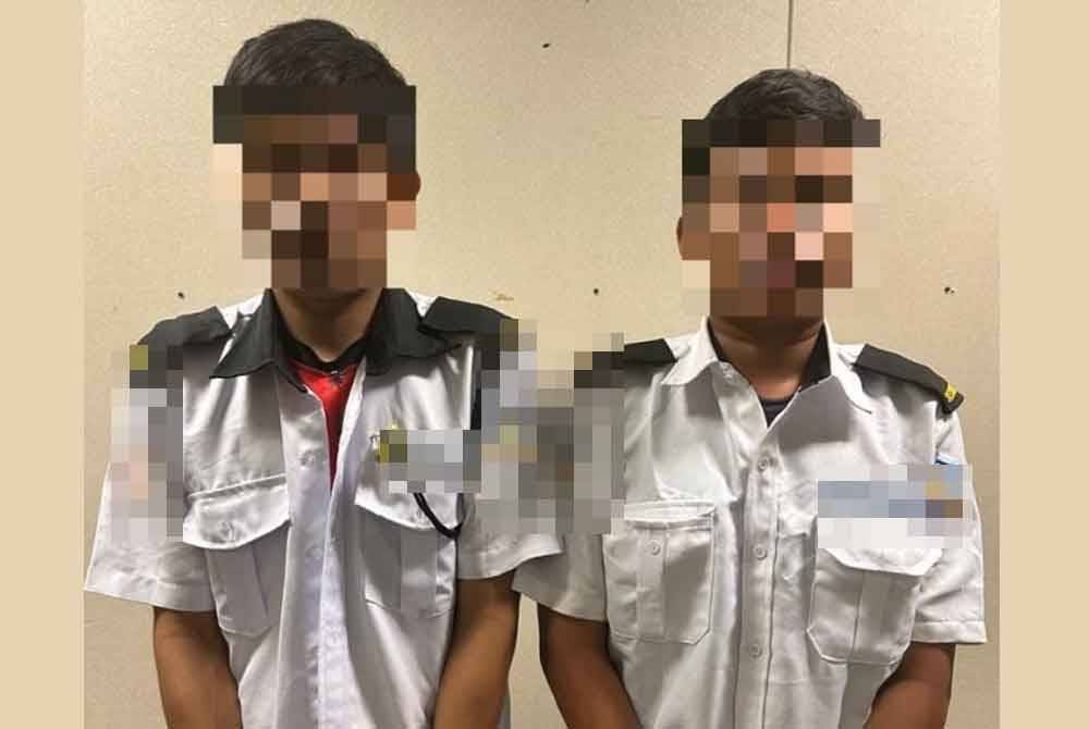 Dua lelaki warga asing diberkas selepas didapati menggunakan kad pengenalan yang didakwa dipinjam daripada kenalan menerusi serbuan di sekitar Alam Damai pada Rabu.